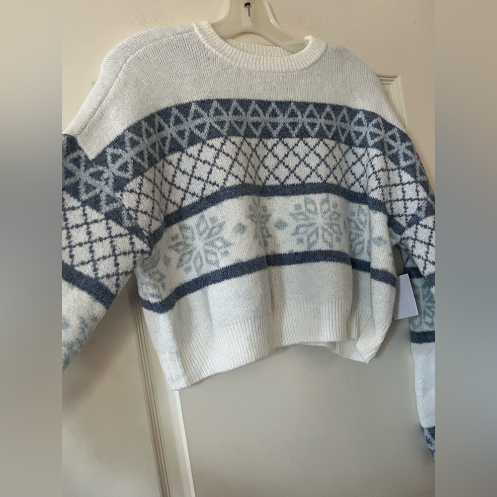New! Pacsun Women's White and Blue Patterned Winter Sweater Cropped Medium - Picture 9 of 15